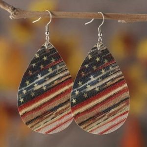 3/$25-Red,white and blue earings ❤️